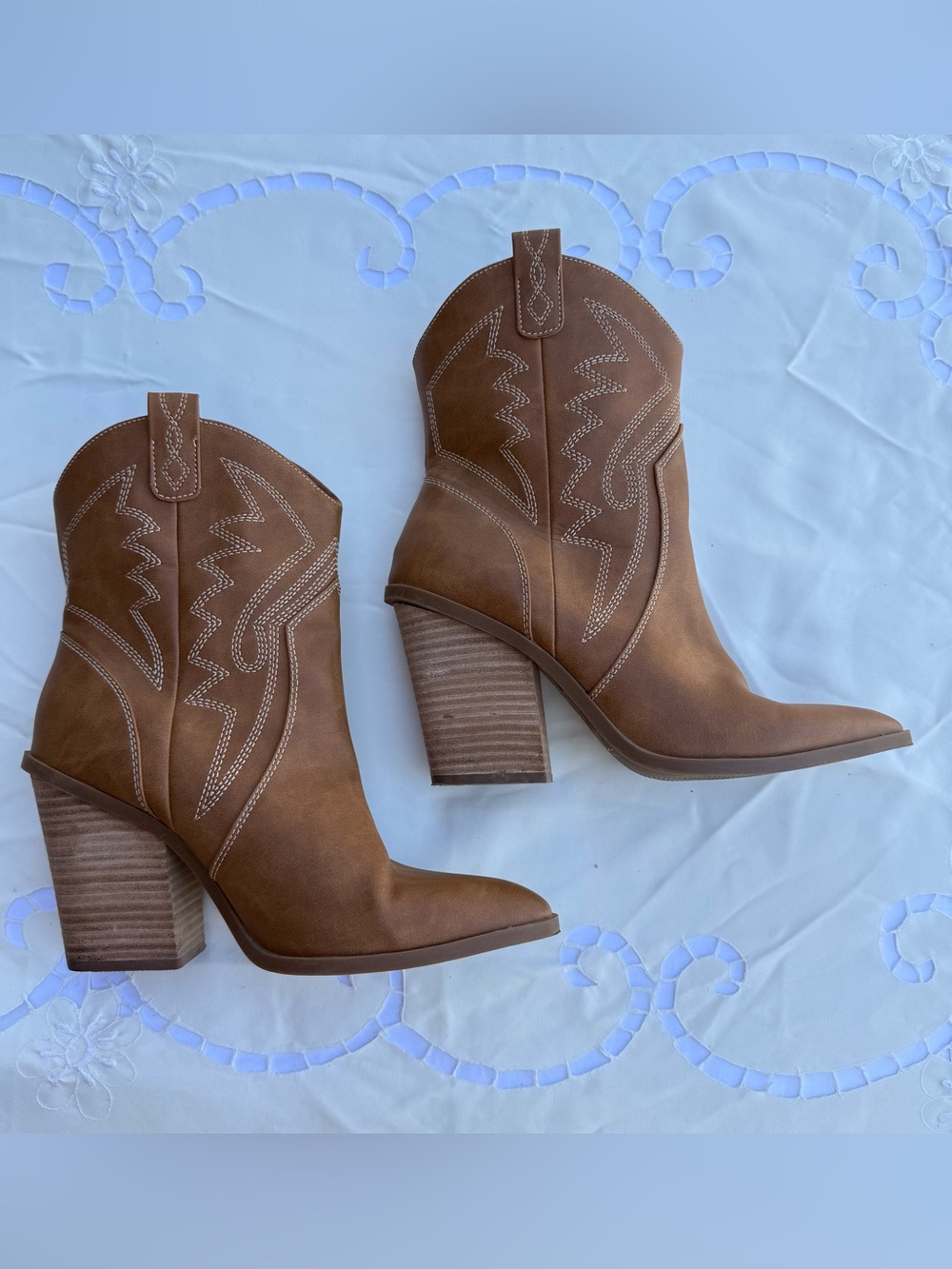 Dolce Vita Cognac Western Ankle Boots Size 8.5